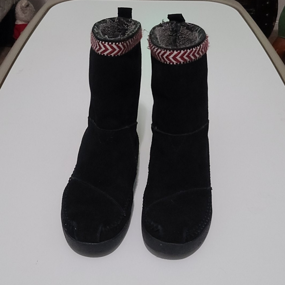 Black boots